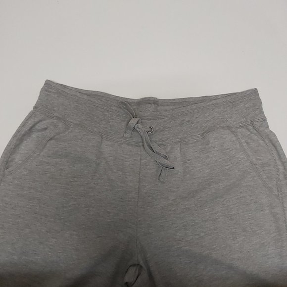 NWOT Hanes Women's Soft French Terry Capri Pants - Picture 7 of 10